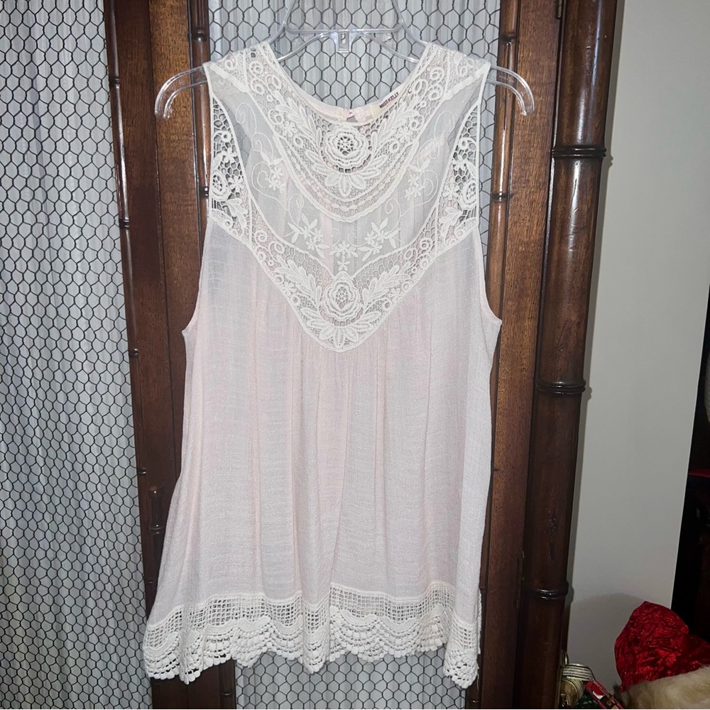 Miss Kelly Sleeveless Top